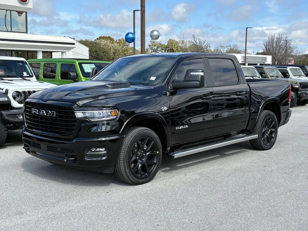 New 2026 Diamond Black Crystal Pearl-Coat Exterior Paint RAM Laramie image 9