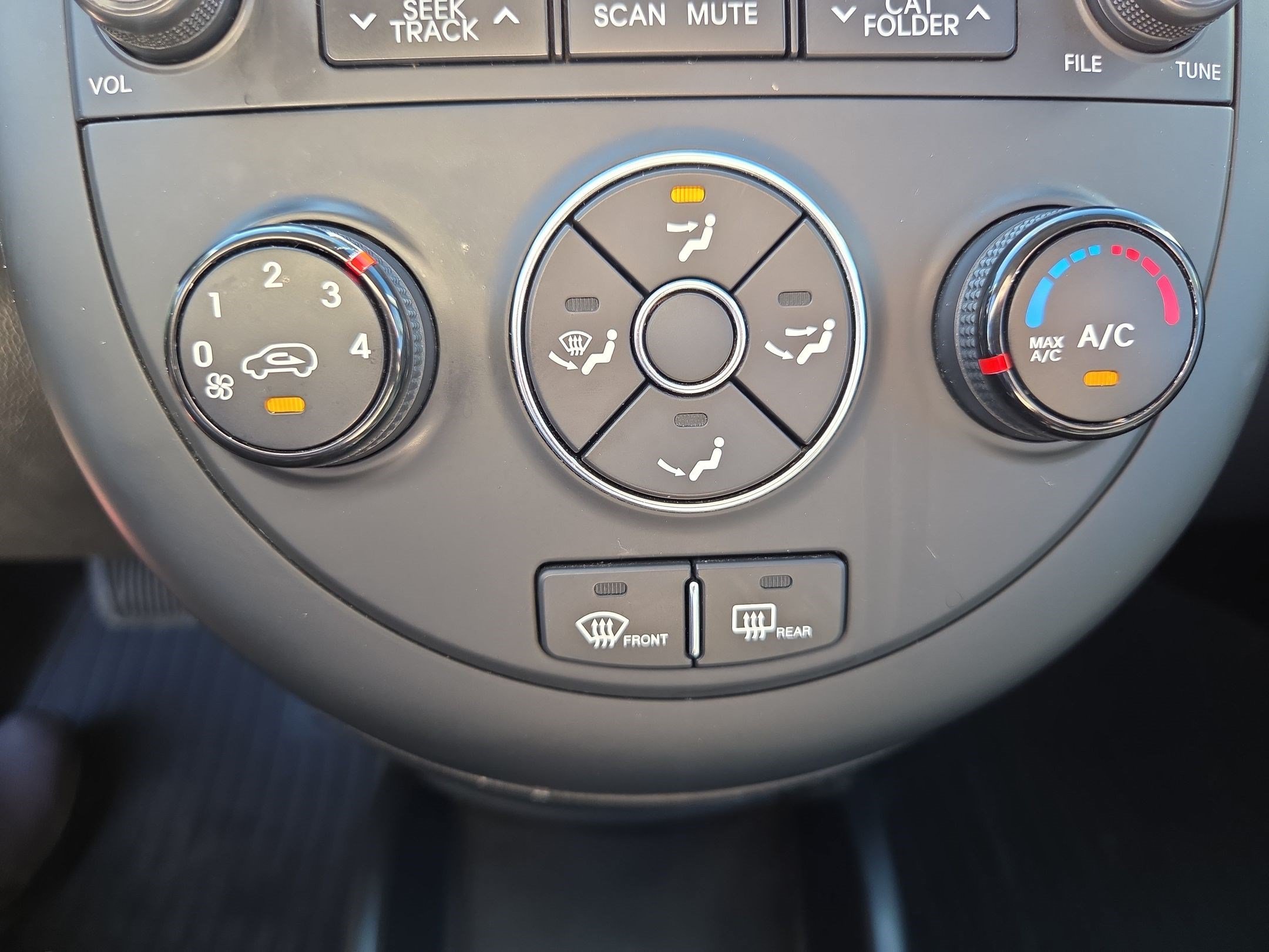 Used 2013 Molten Kia Base image 19