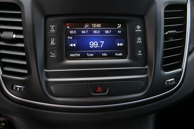 Used 2015 White Chrysler Limited image 11