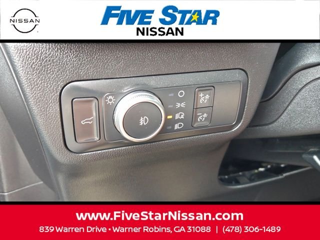 Used 2021 Gray Ford SEL image 29