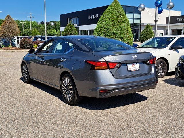 2024 Nissan Altima SV - Photo 7