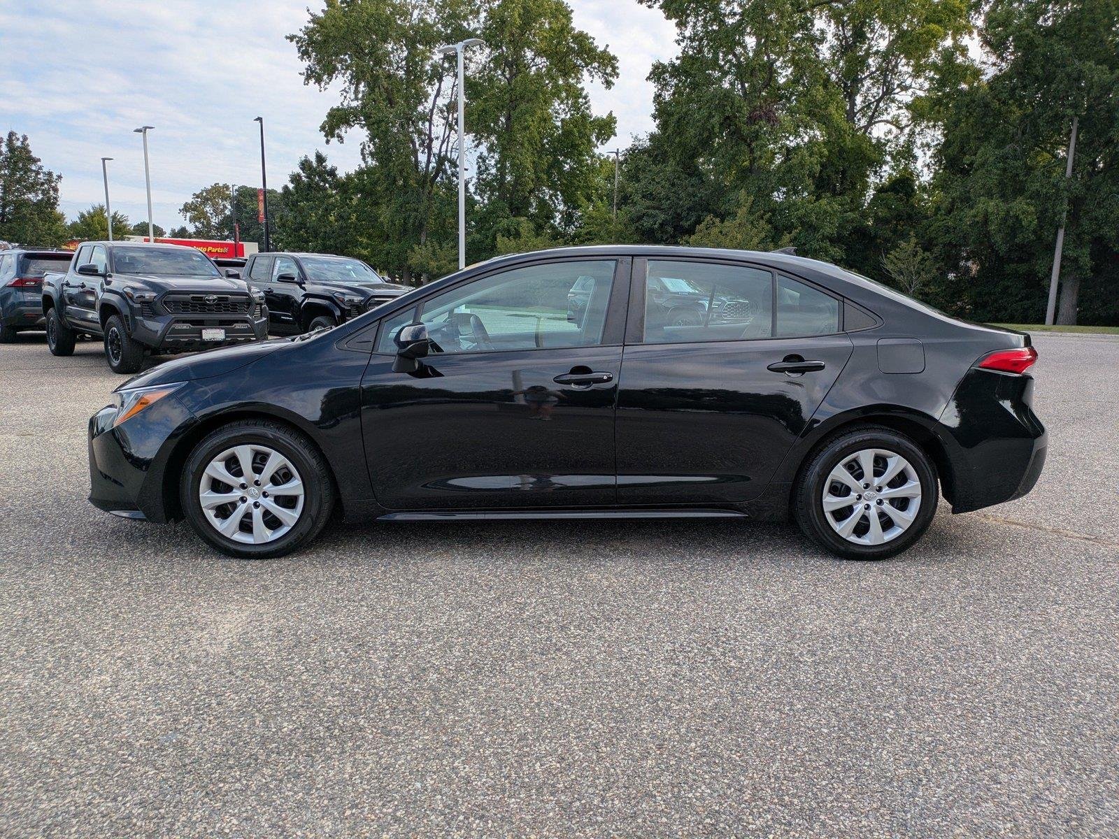Used 2024  Toyota LE image 7