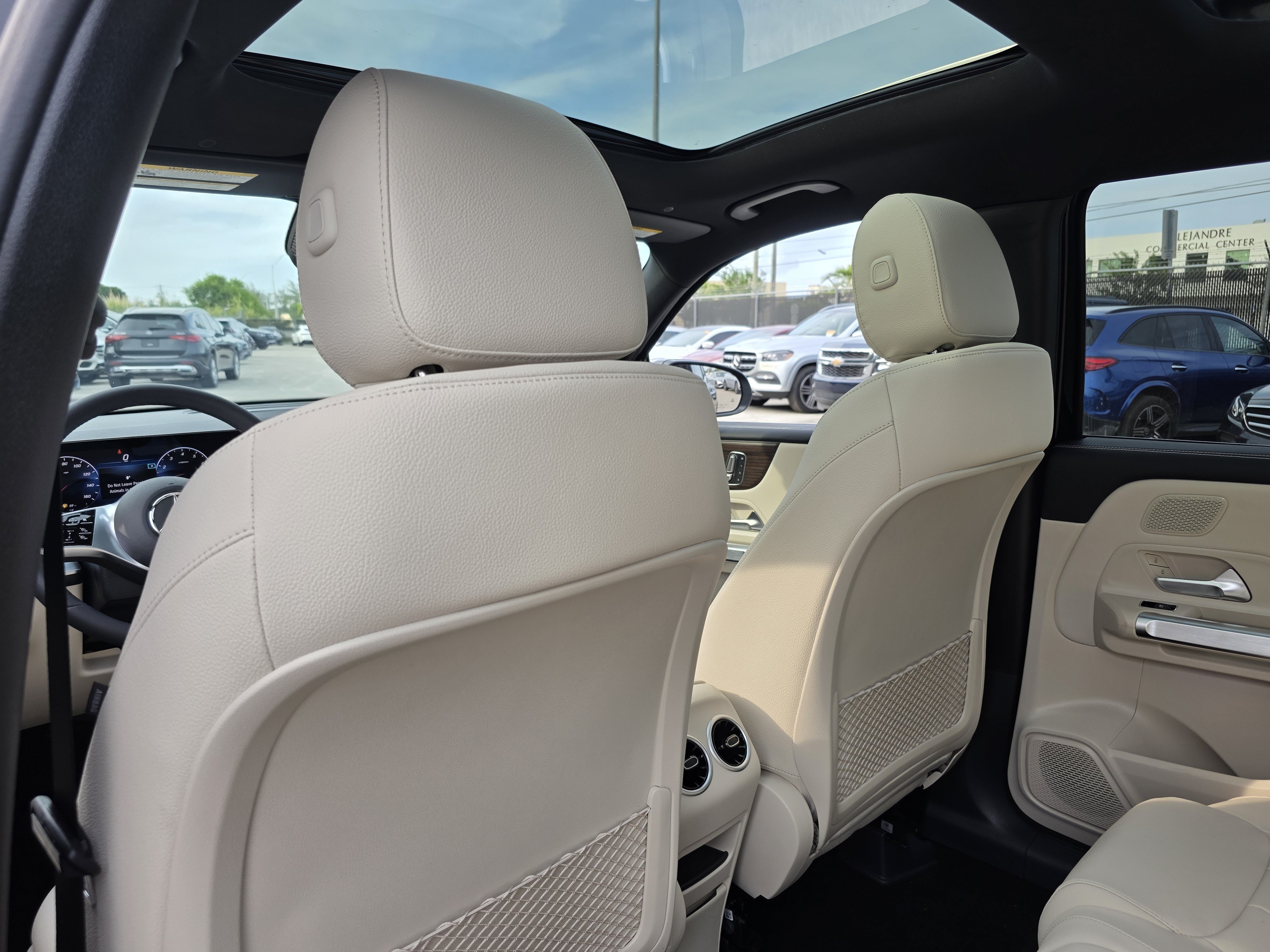 New 2026 Night Black Mercedes-Benz GLB 250 image 40