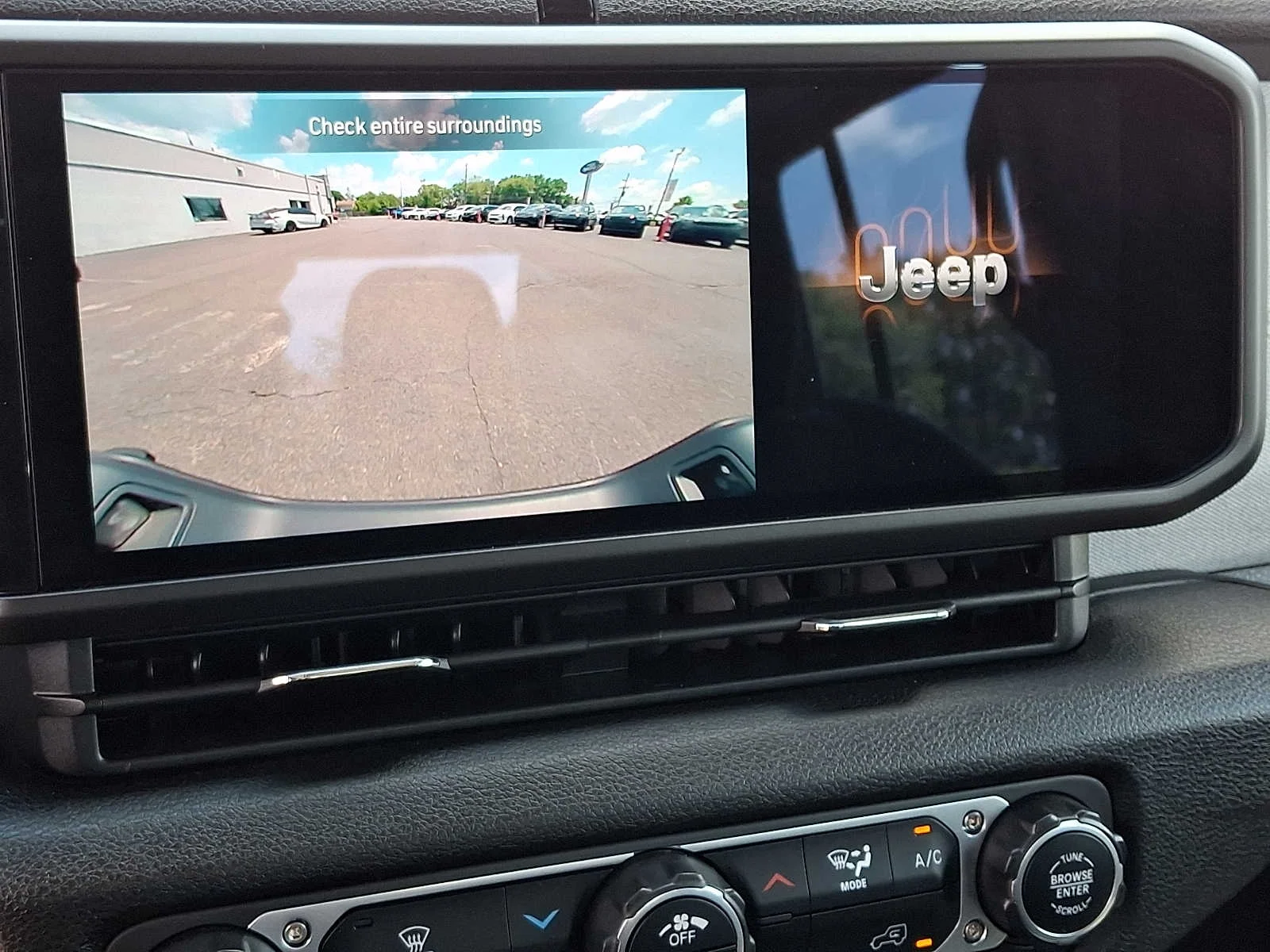 2024 Jeep Gladiator Sport - Photo 17