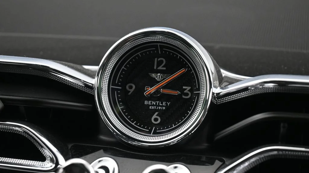 Used 2024  Bentley Azure image 24
