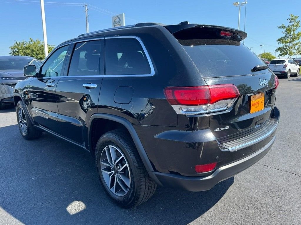 Used 2022 Diamond Black Crystal Pearlcoat Jeep Limited image 5