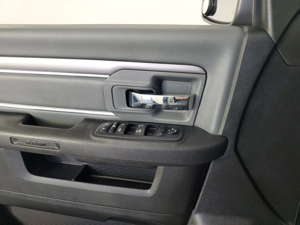 Used 2022 White Ram SLT image 27