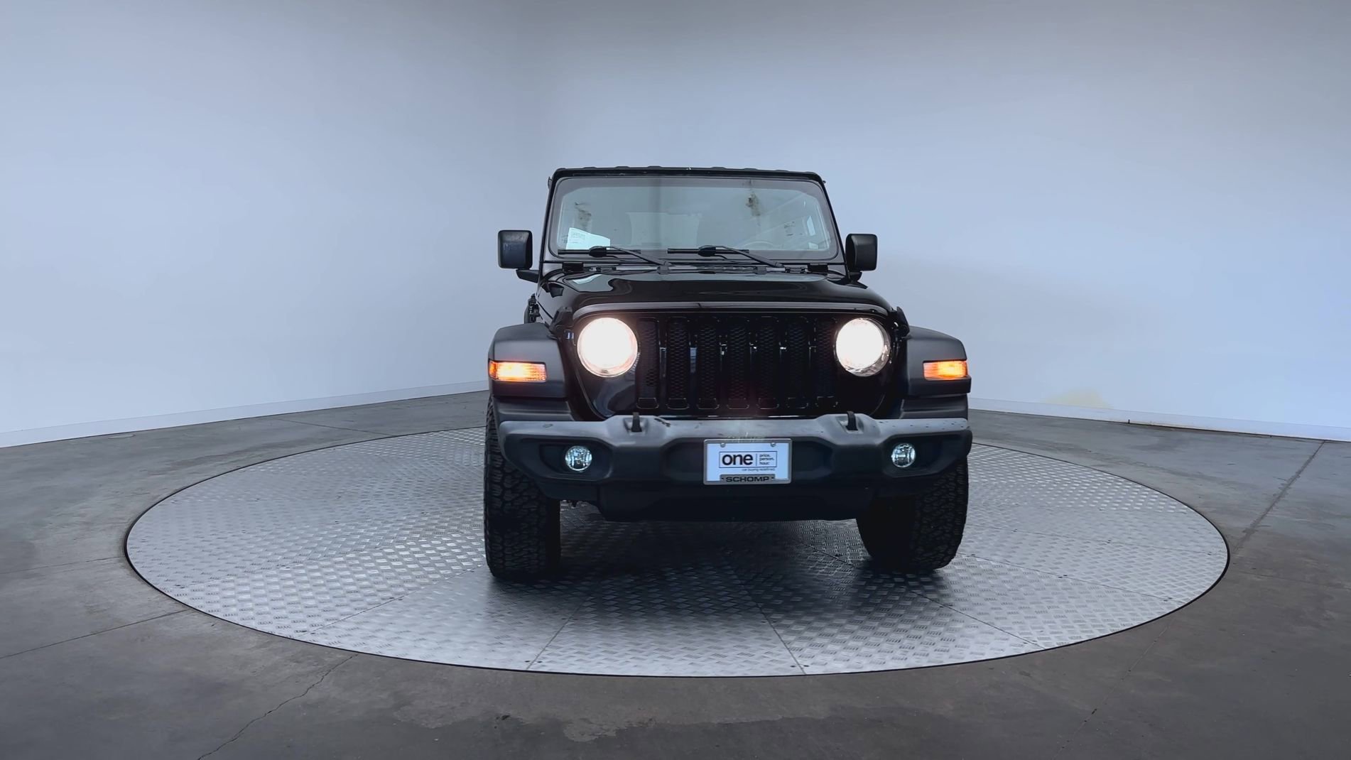 Used 2019 Black Clearcoat Jeep Sport S image 3