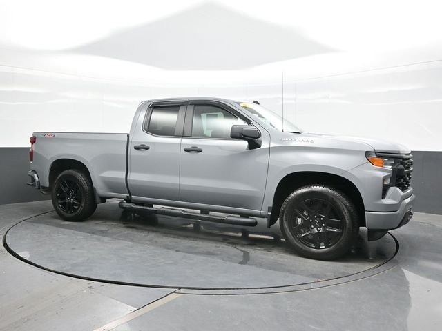 Used 2025 Gray Chevrolet Custom image 7