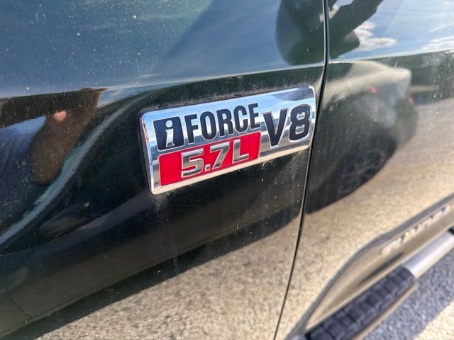 Used 2013 Green Toyota Grade image 9