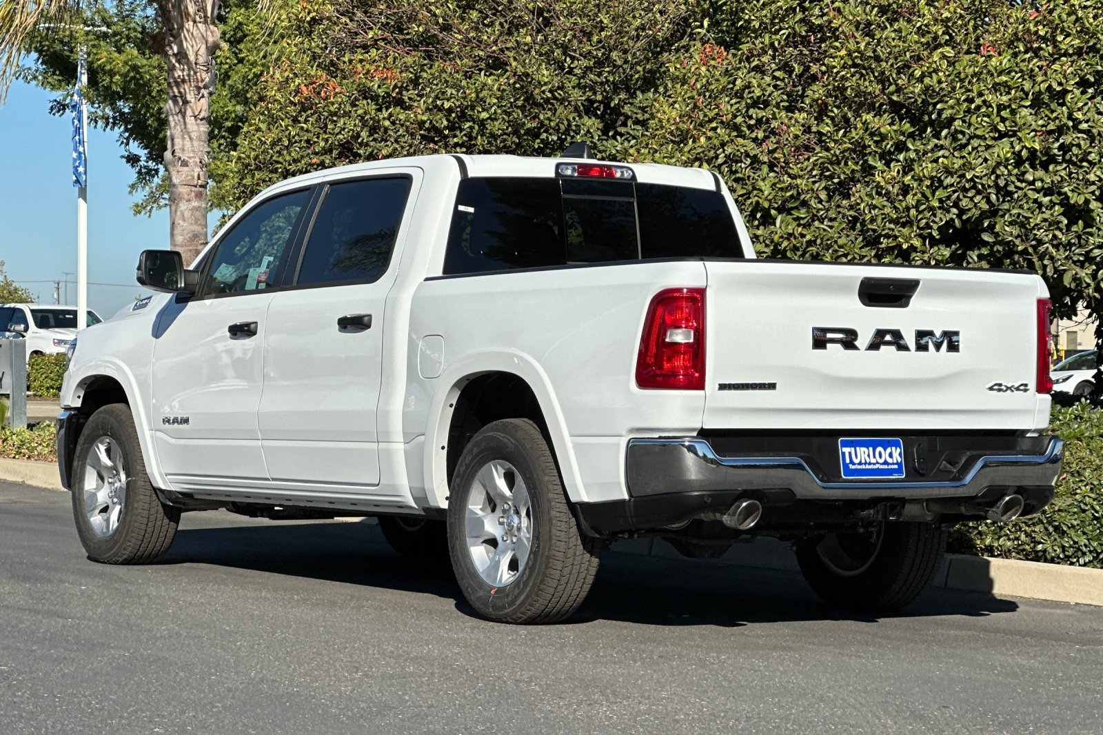 New 2026 Bright White Clear-Coat Exterior Paint RAM Big Horn/Lone Star image 6