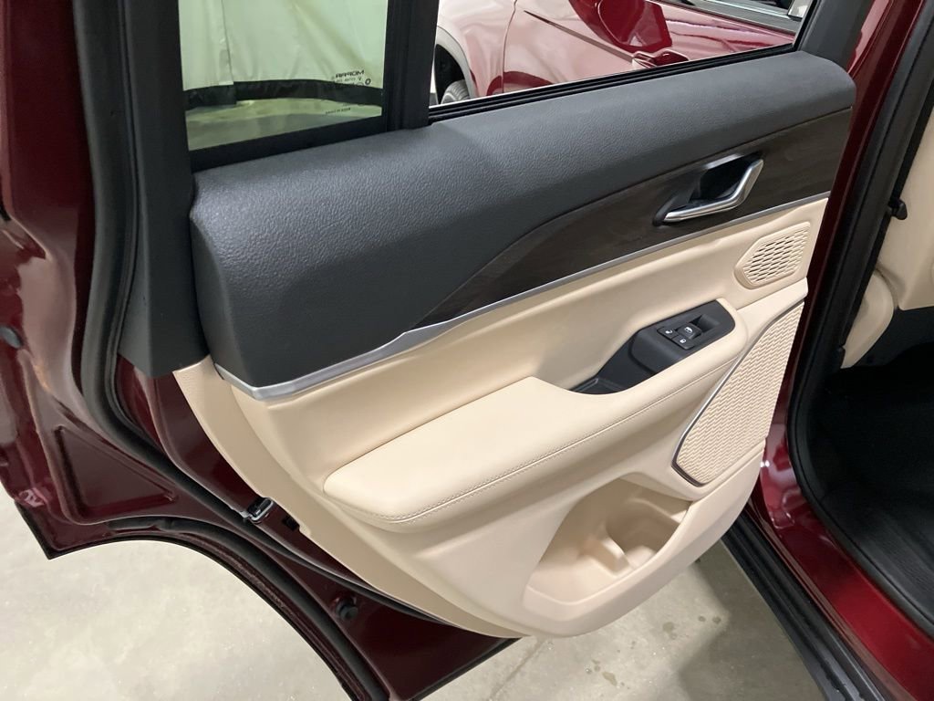 New 2026 Velvet Red Pearl-Coat Exterior Paint Jeep Limited image 12
