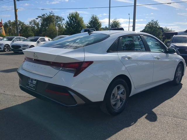 New 2026 White Hyundai SE image 30