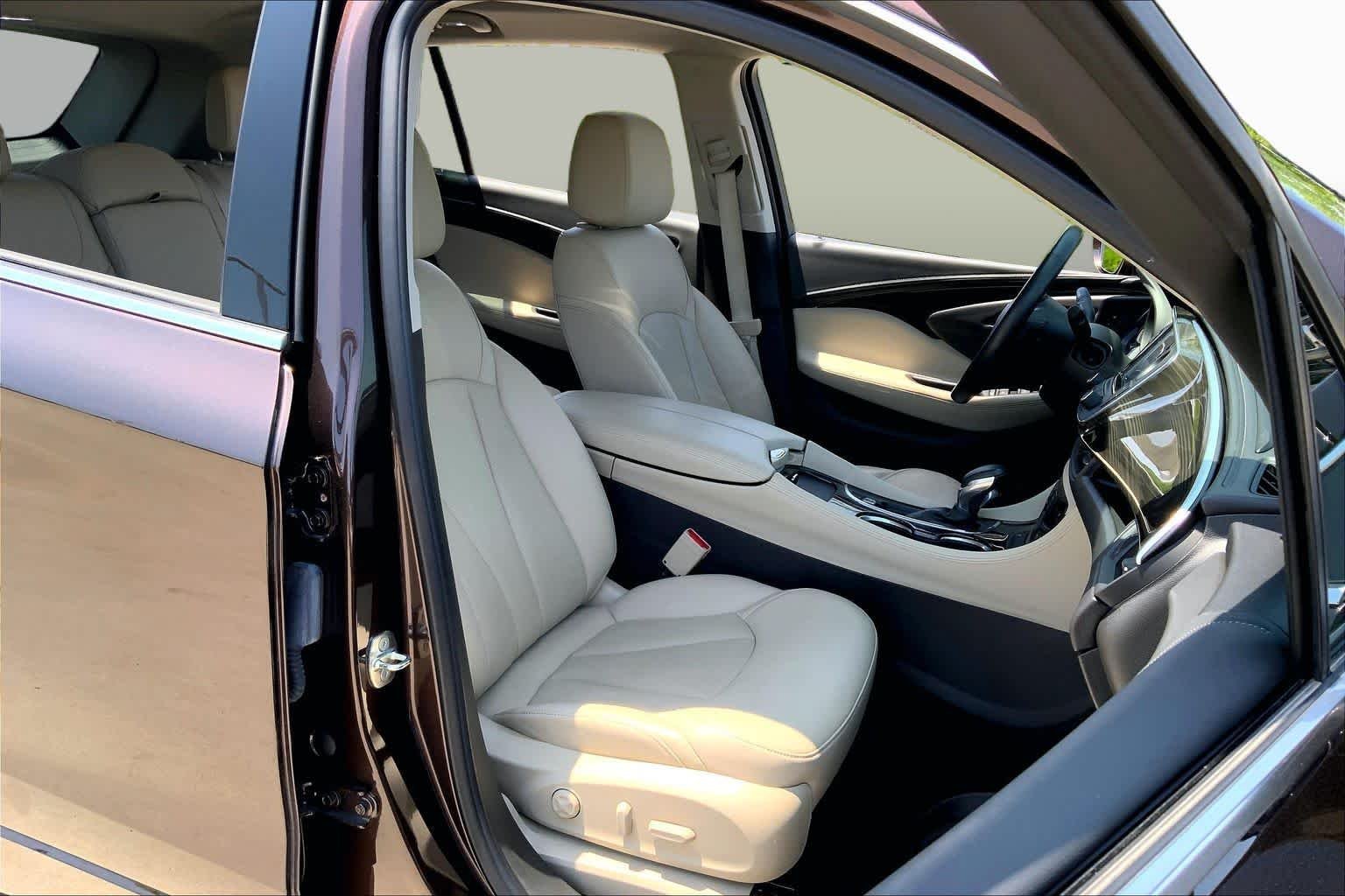 Pre-Owned 2020 Buick Envision Essence