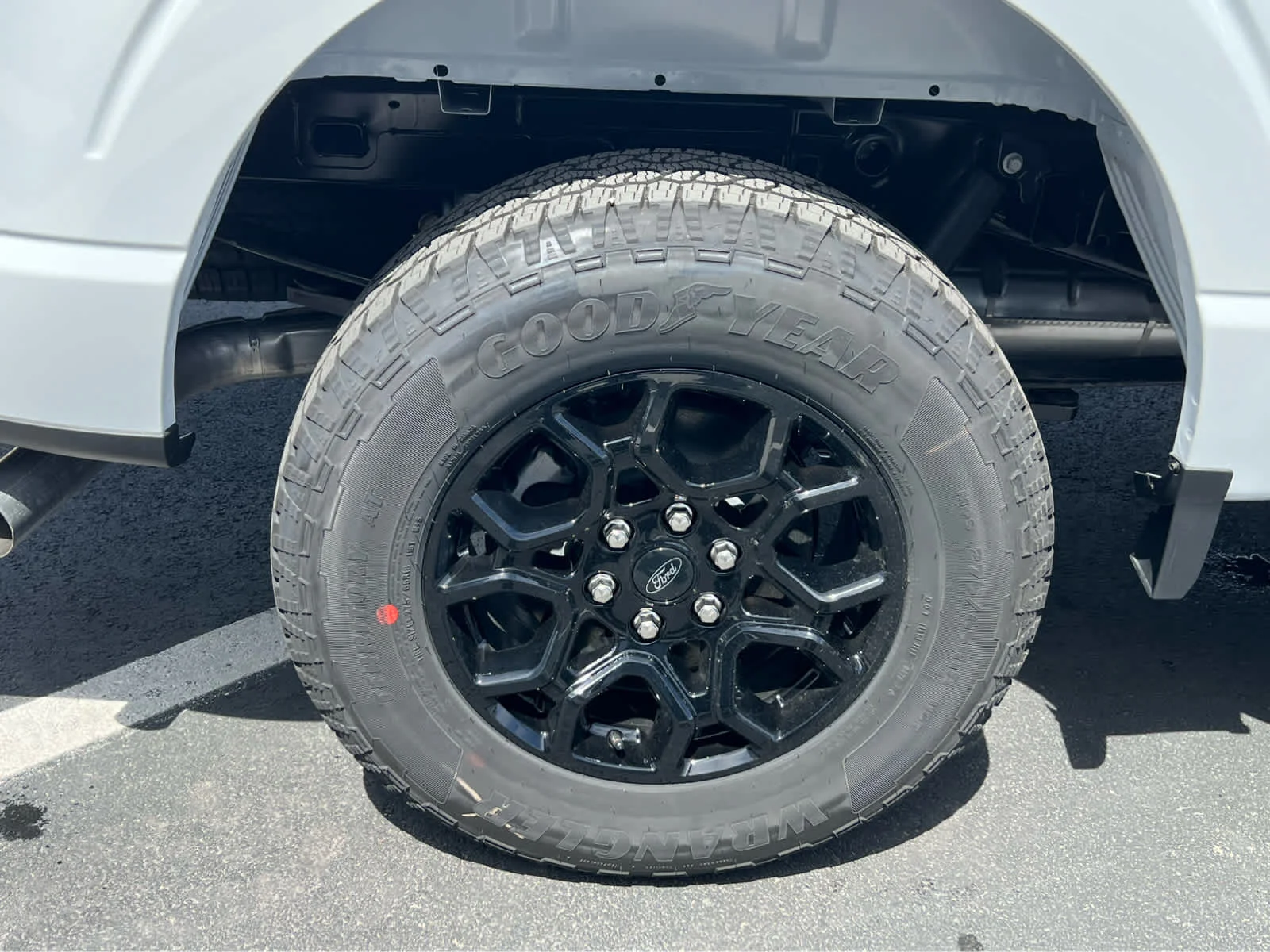 New 2026 Oxford White Ford XLT image 15