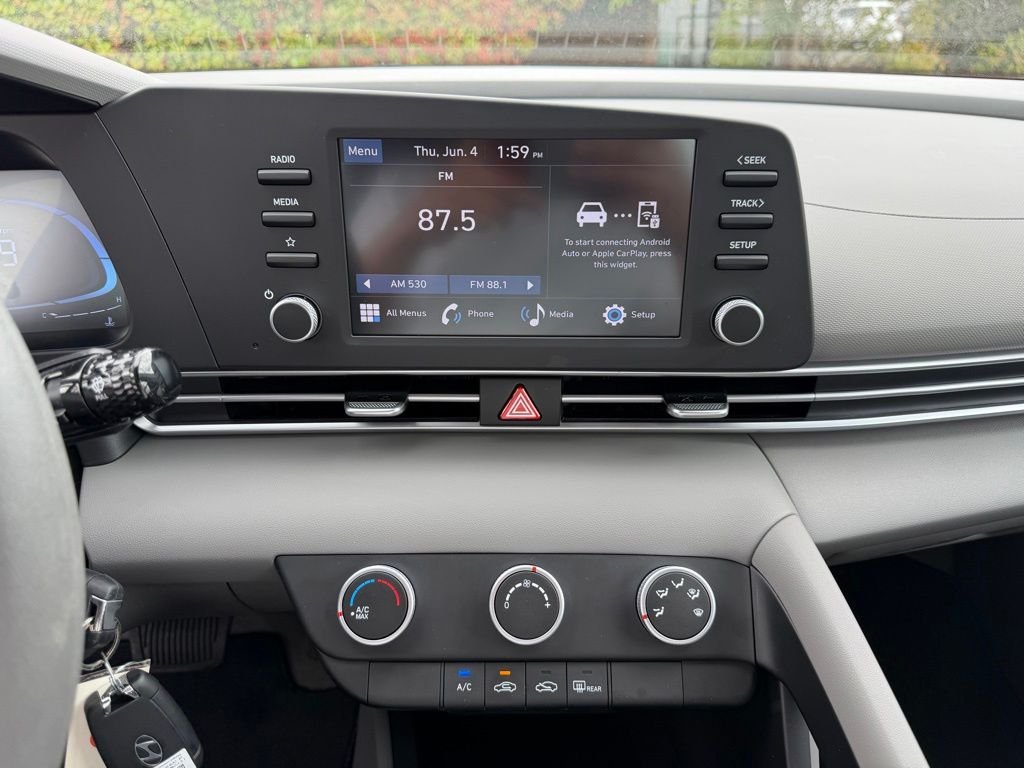 Used 2024 Abyss Black Hyundai SE image 20