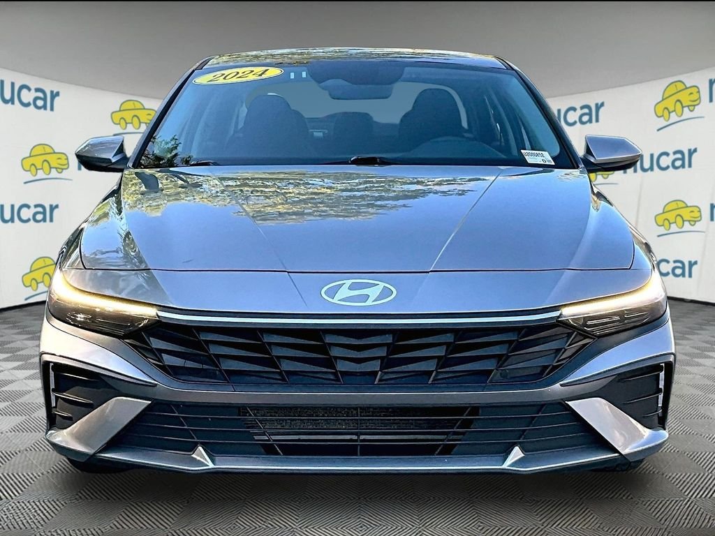 Used 2024 Fluid Metal Hyundai SEL image 2