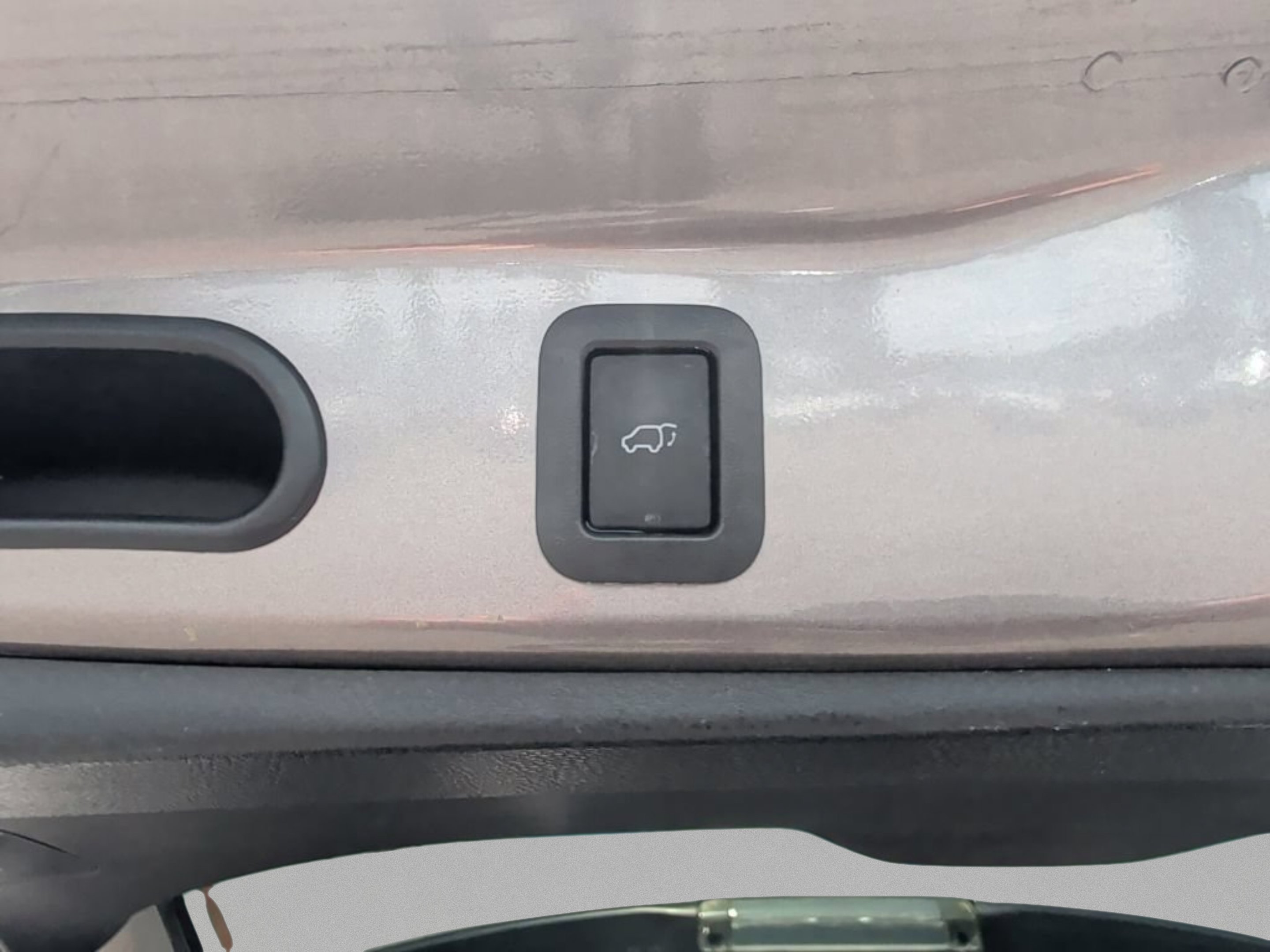 Used 2016 Predawn Gray Mica Toyota XLE image 36