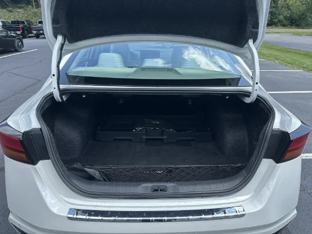 Used 2023 White Nissan 2.5 SL image 24