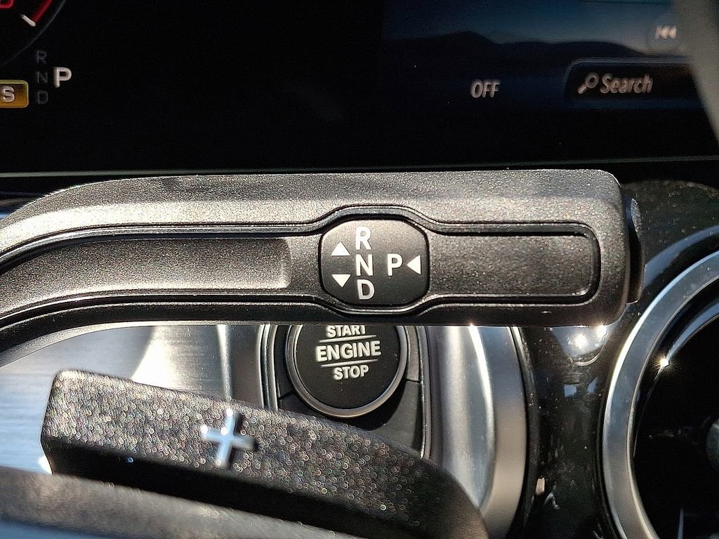 New 2026 Polar White Mercedes-Benz GLB 250 image 28