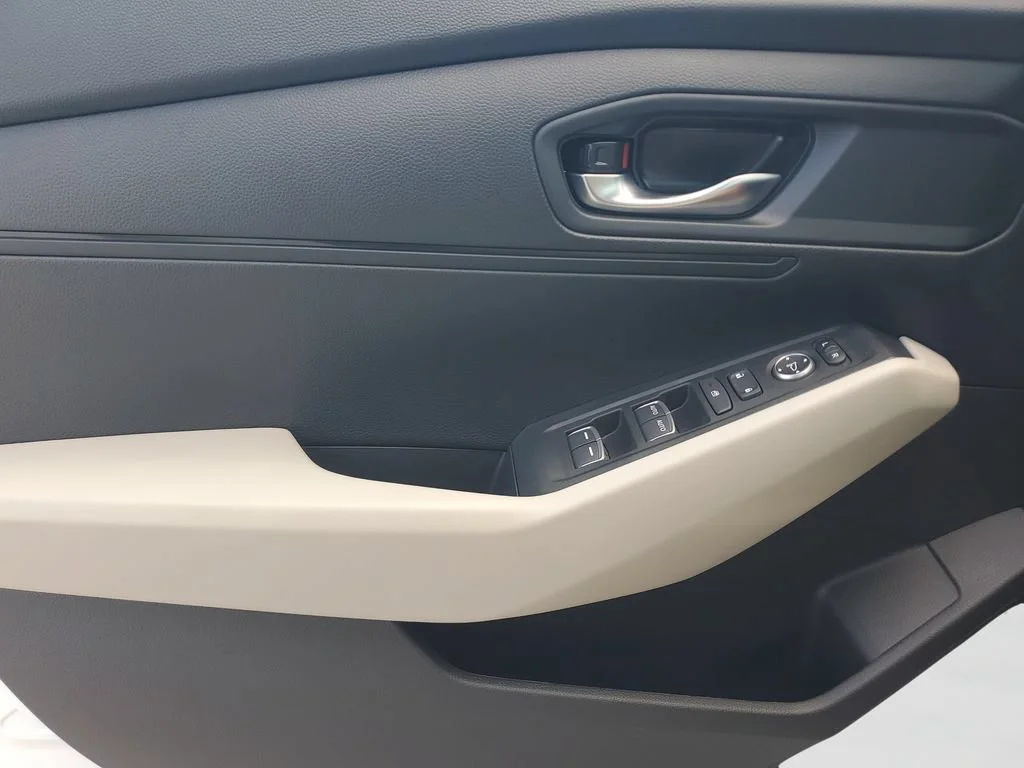 Used 2023  Honda LX image 18