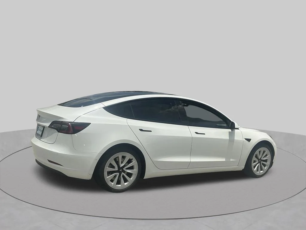 Used 2021  Tesla Standard Range Plus image 11