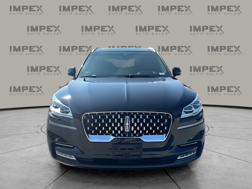 Used 2021 Black Lincoln Grand Touring image 8