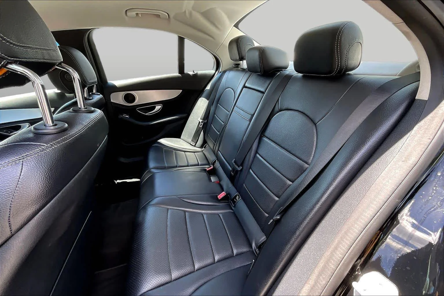 Used 2015 Obsidian Black Metallic Mercedes-Benz C 300 image 37