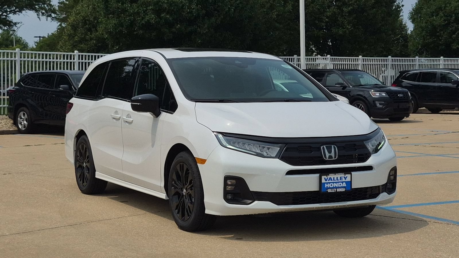 New 2026 Platinum White Pearl Honda Sport-L image 4