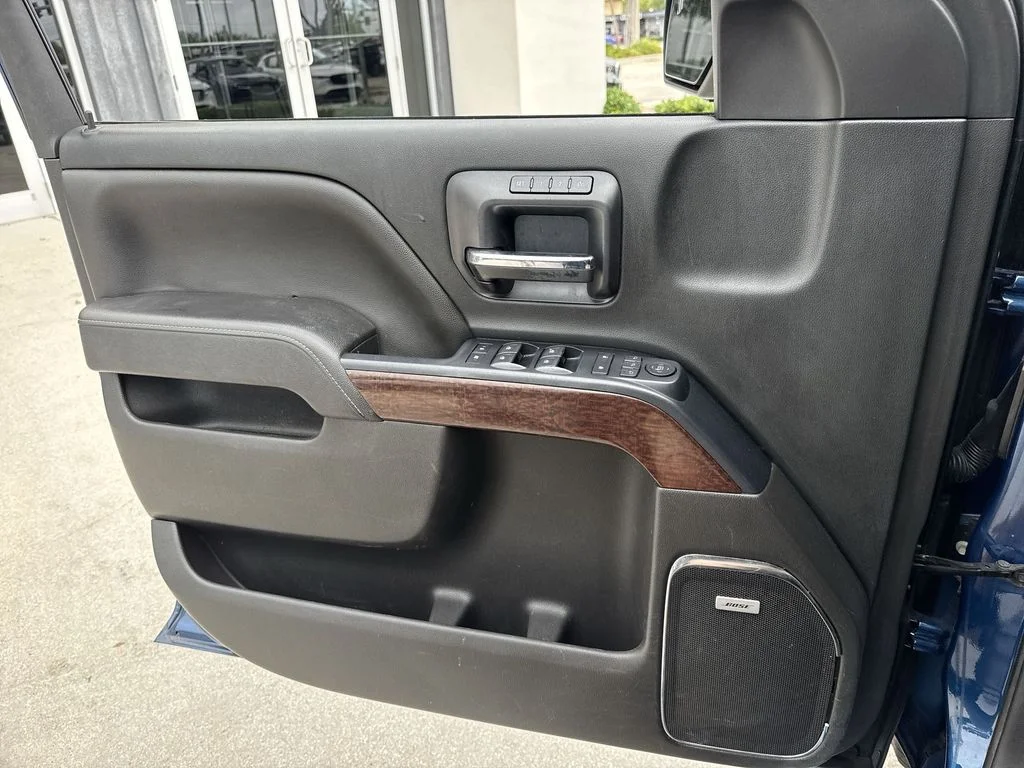 Used 2018 Blue Metallic GMC SLT image 38