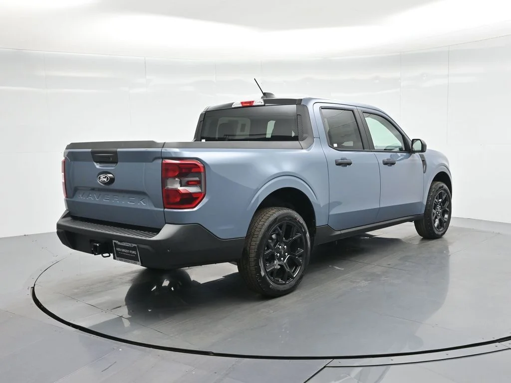 New 2025 Azure Gray Metallic Tri-Coat Ford XLT image 52