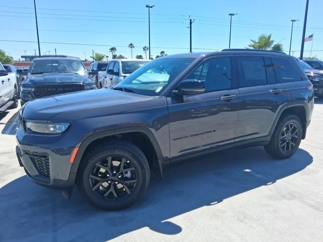 New 2026 Baltic Gray Metallic Clear-Coat Exterior Paint Jeep Altitude image 3