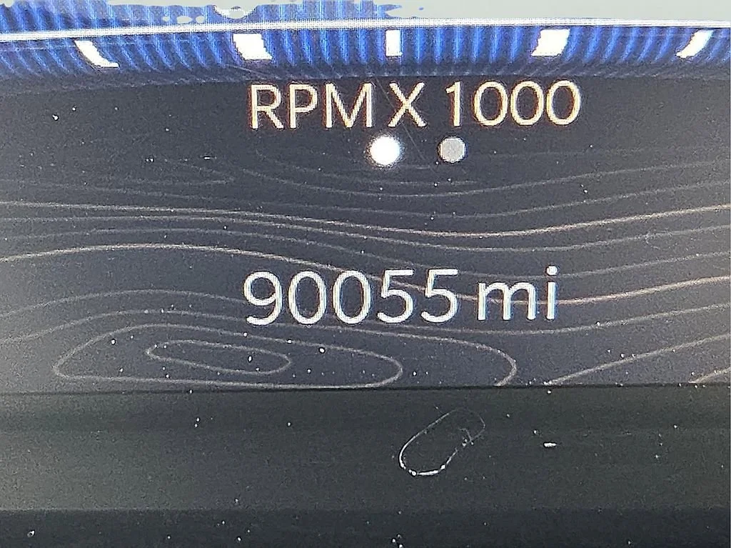 Used 2021  Jeep Limited image 18
