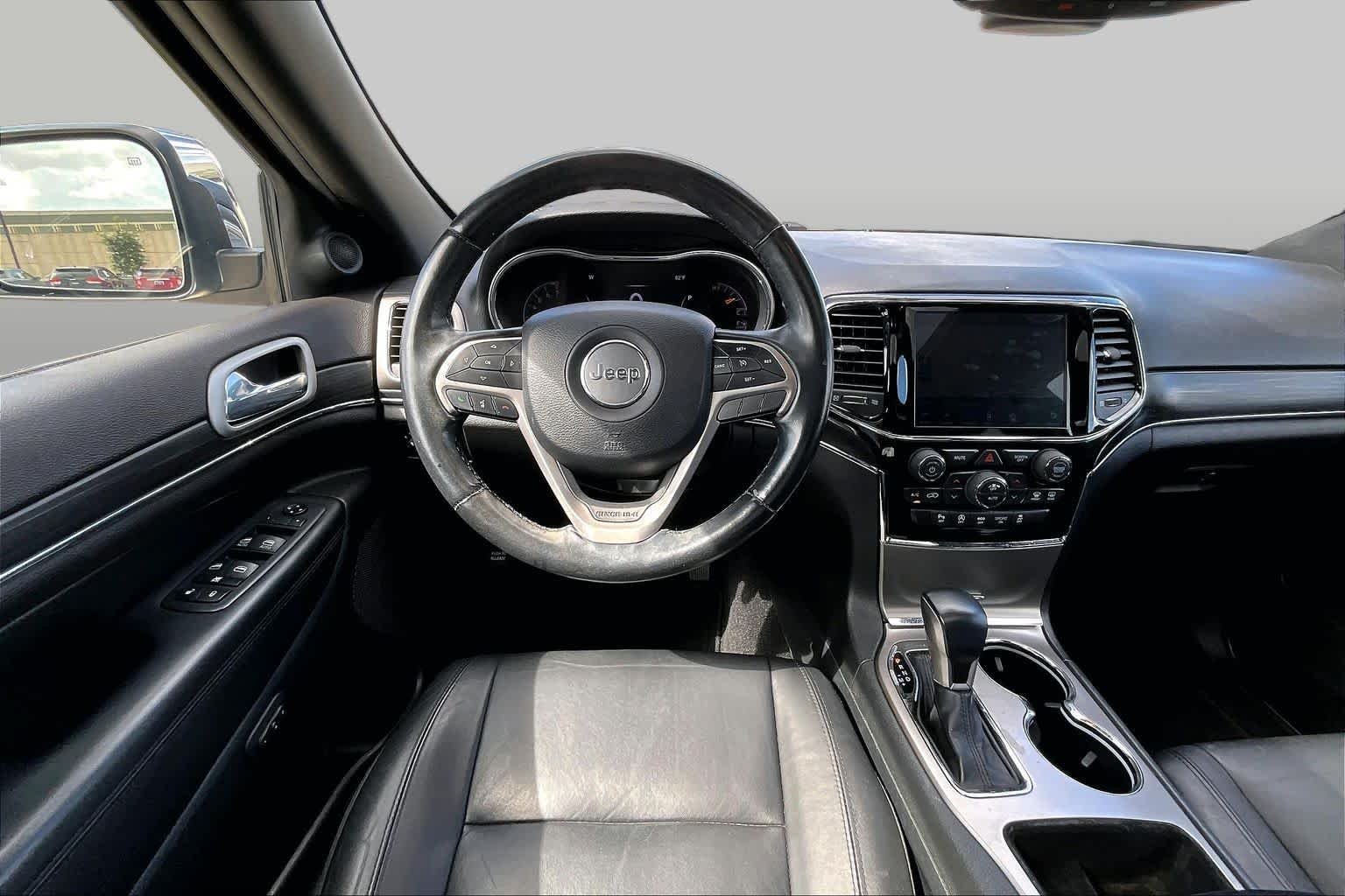 Used 2020 Diamond Black Crystal Pearlcoat Jeep Limited image 6