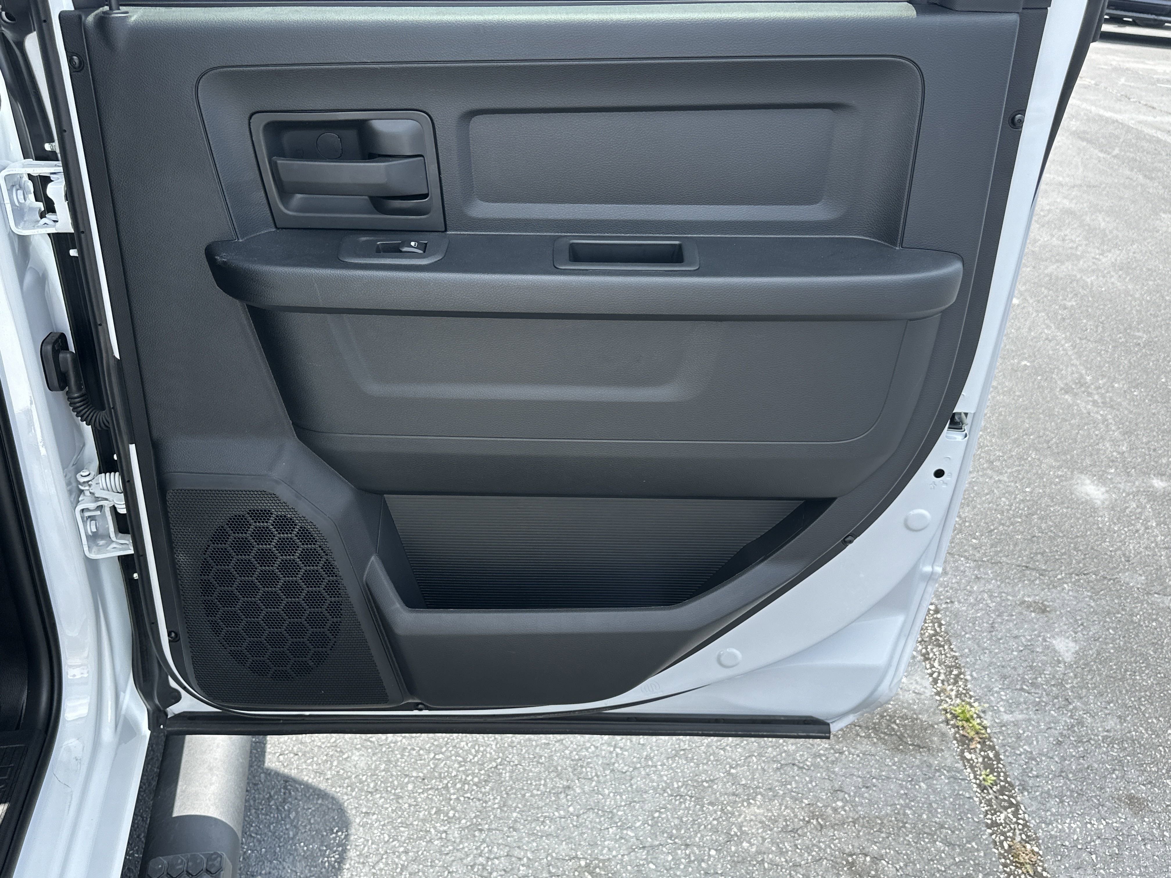 2025 RAM 3500 Tradesman - Photo 17