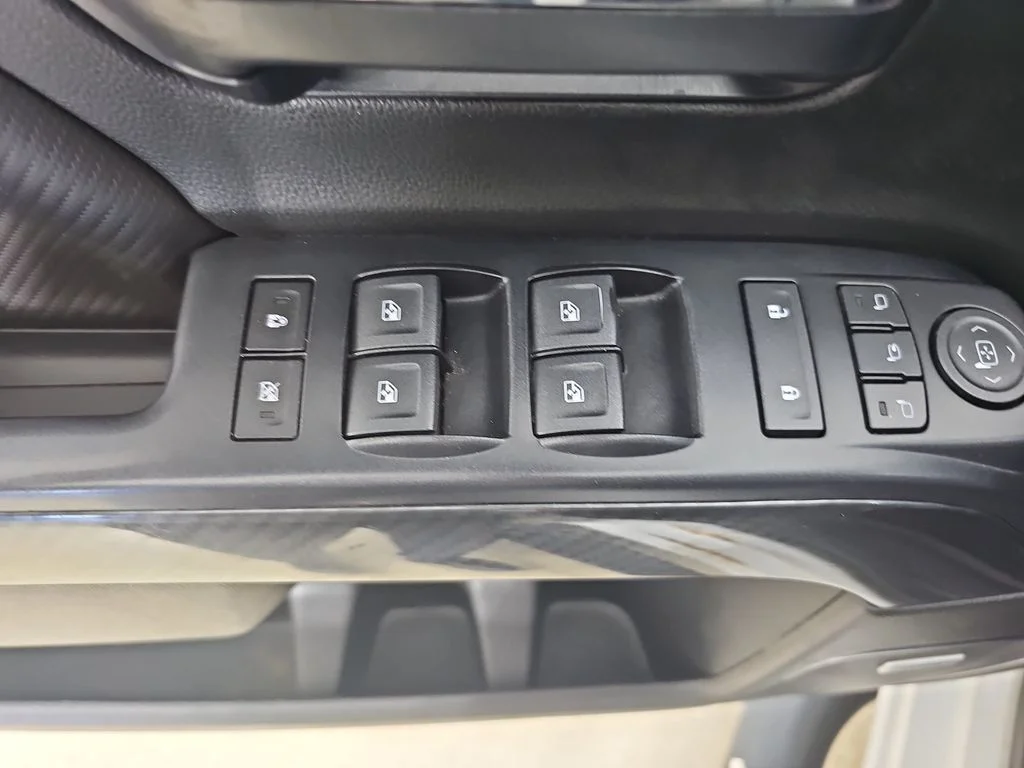 Certified Used 2018 White GMC SLT image 32