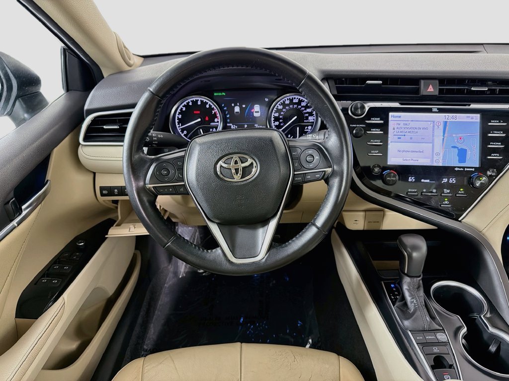 Used 2018 Beige Toyota XLE image 23