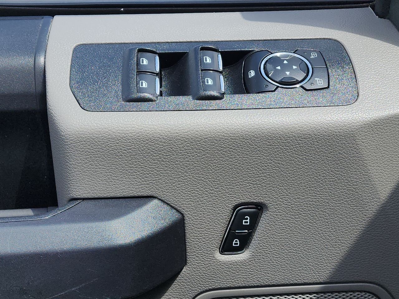 Used 2020 Black Ford XLT image 13
