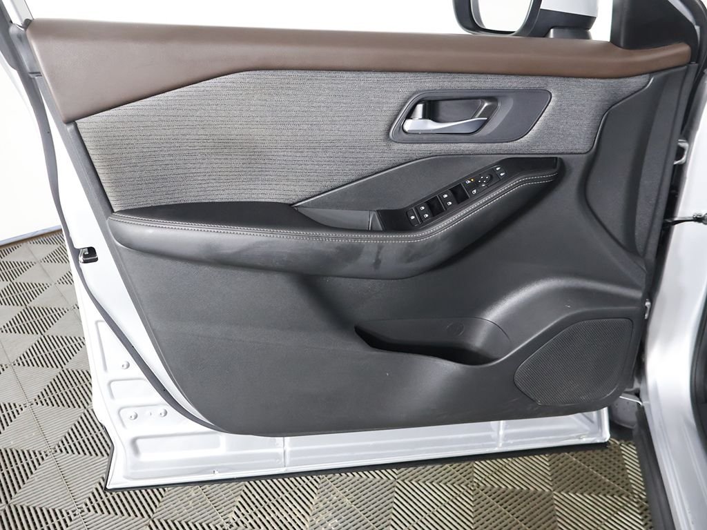 Used 2023 Silver Nissan SV image 19
