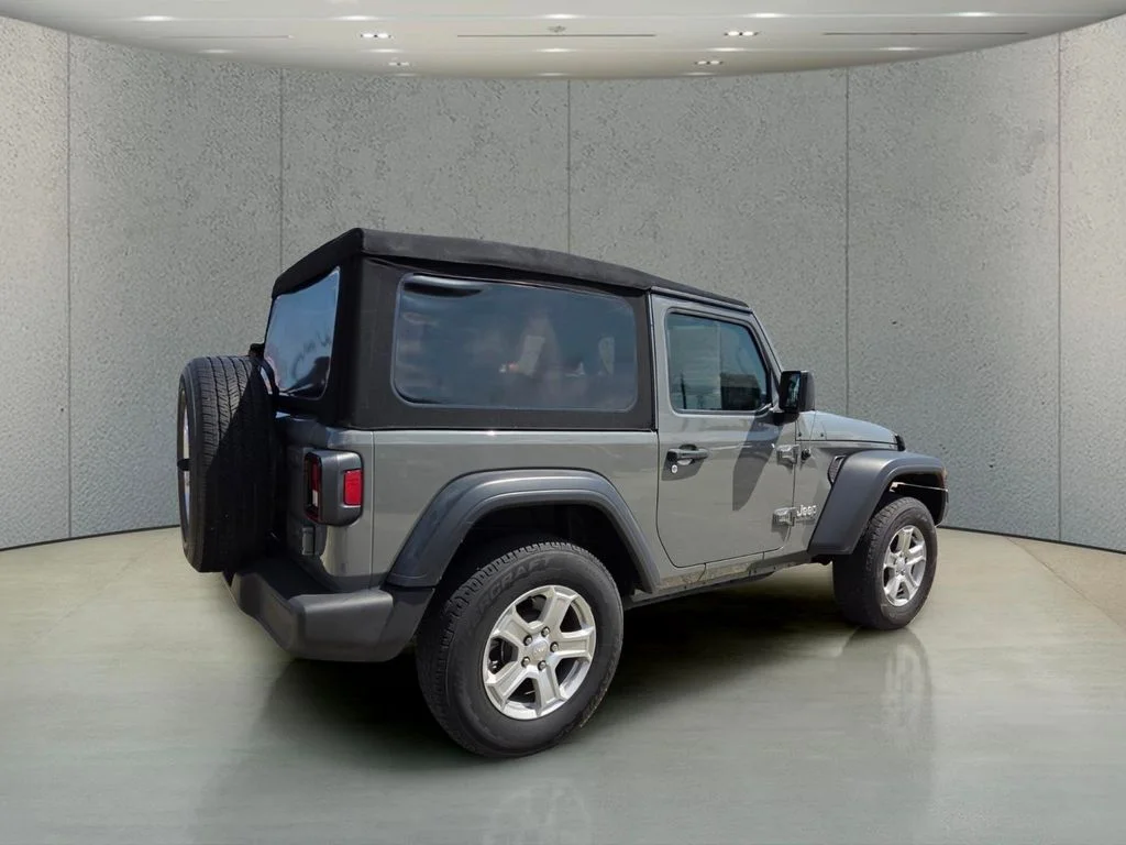 Used 2020 Gray Jeep Sport S image 5