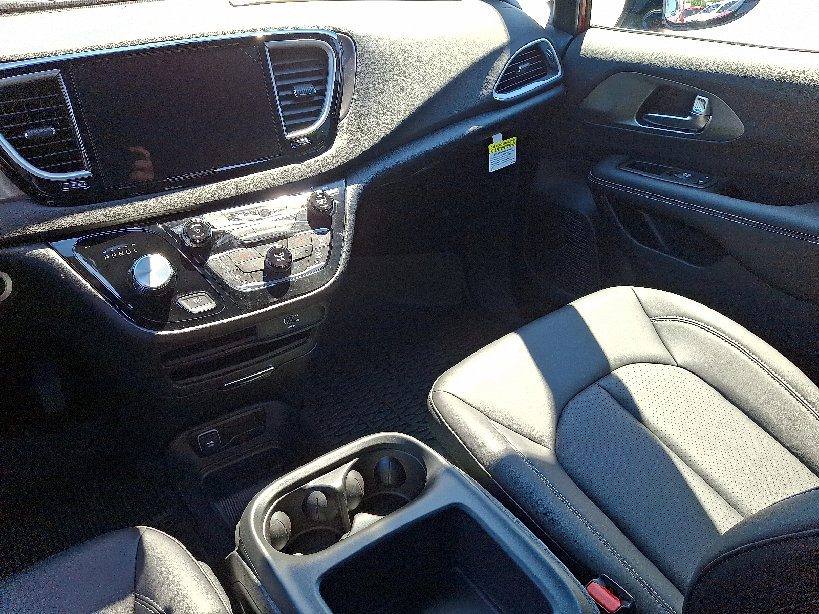 2026 Chrysler Voyager LX - Photo 12