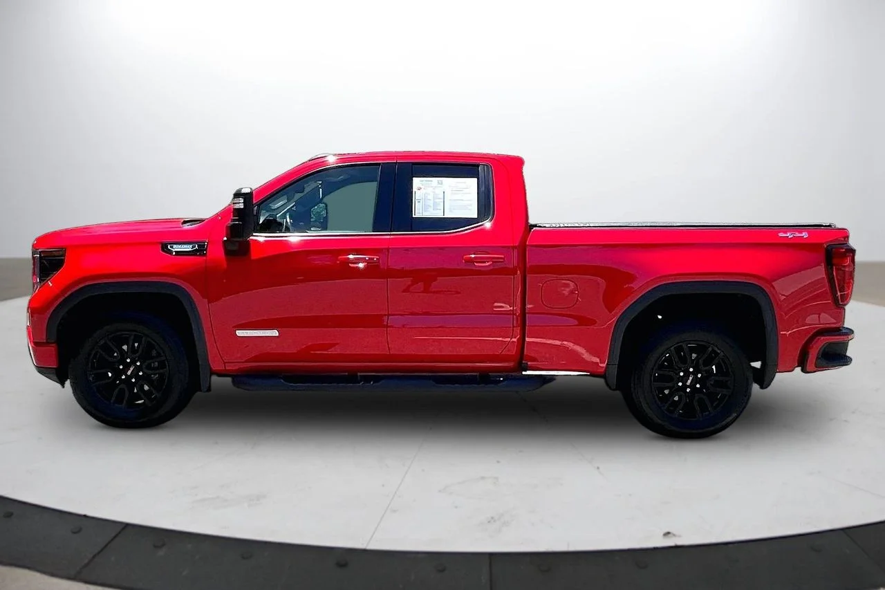 Used 2022 Red GMC Elevation image 5