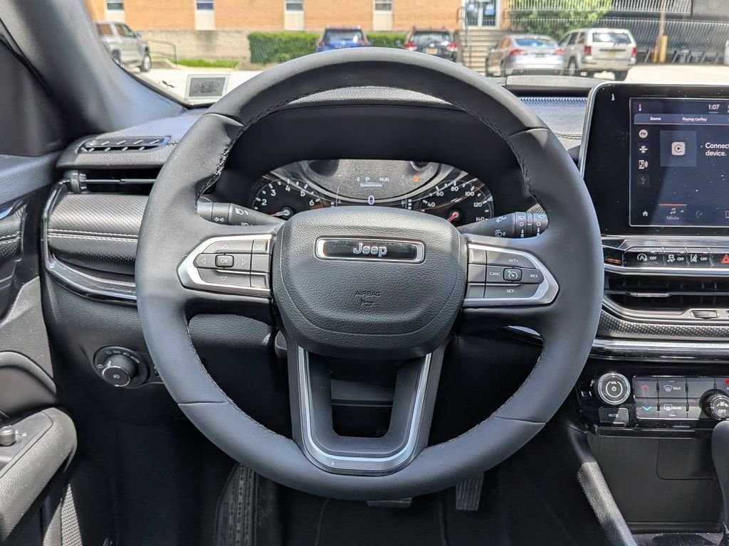 Used 2022 White Jeep Latitude image 14