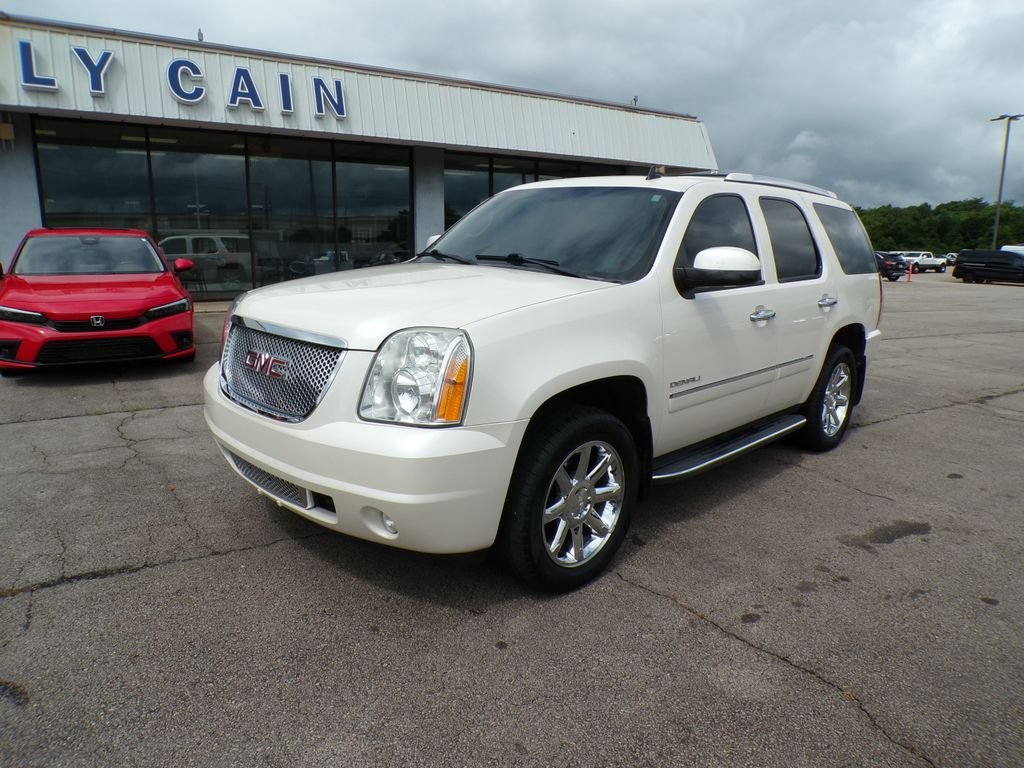 Used 2013 White Diamond Clearcoat GMC Denali image 3