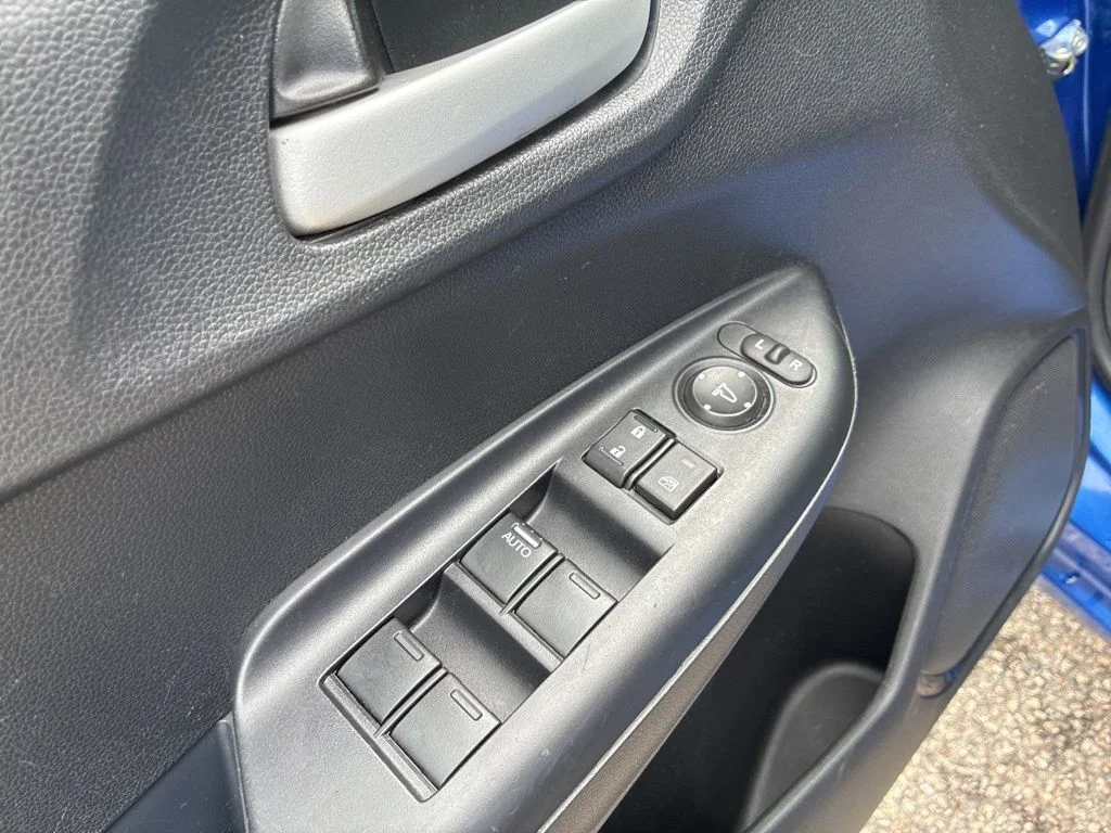 Used 2020  Honda LX image 12
