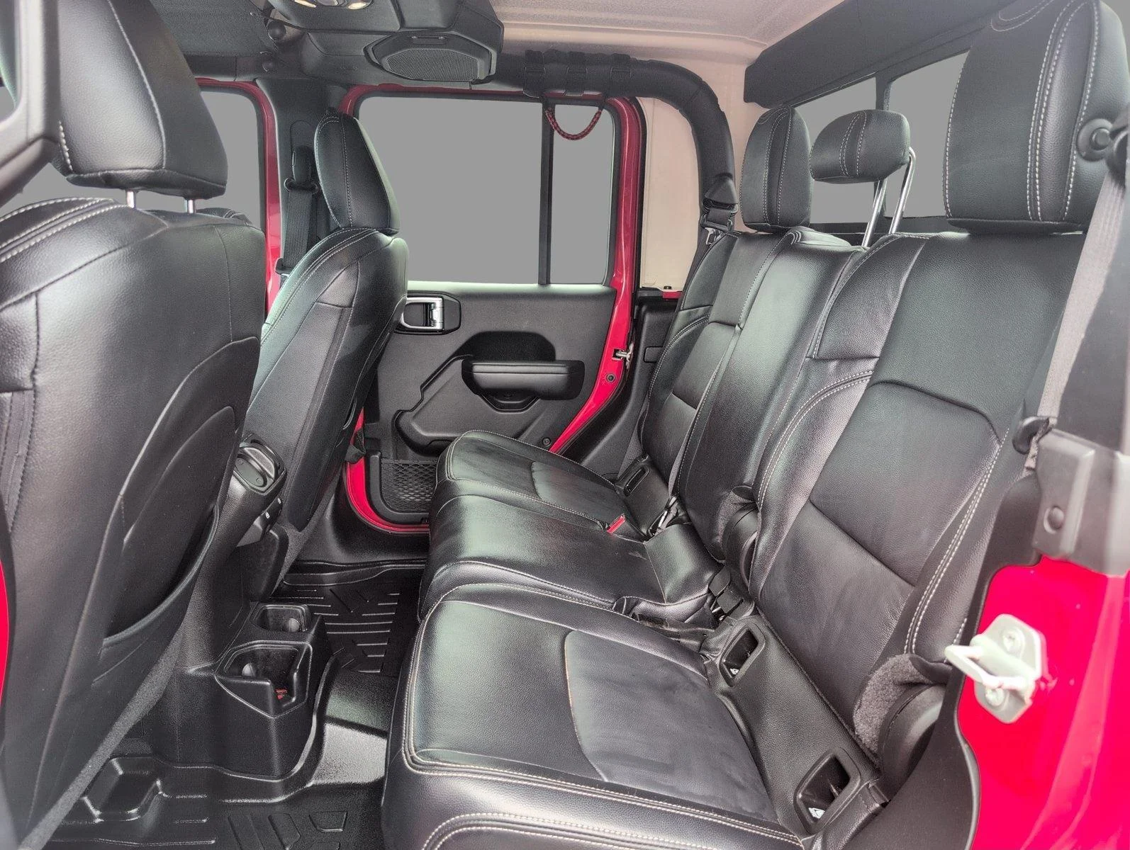 Used 2020 Firecracker Red Clearcoat Jeep Sport S image 34