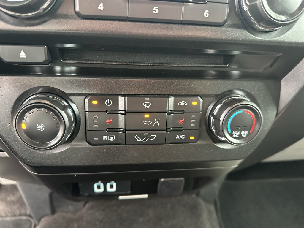 Used 2018 Shadow Black Ford XLT image 24