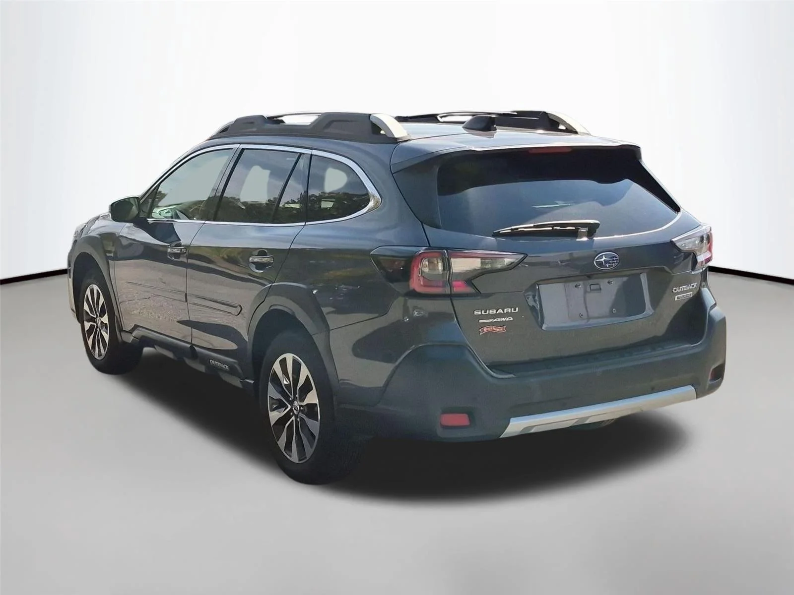 Used 2025  SUBARU TOUR image 3