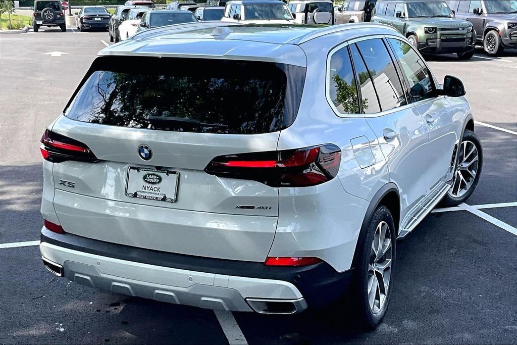 Used 2025 White BMW xDrive40i image 2