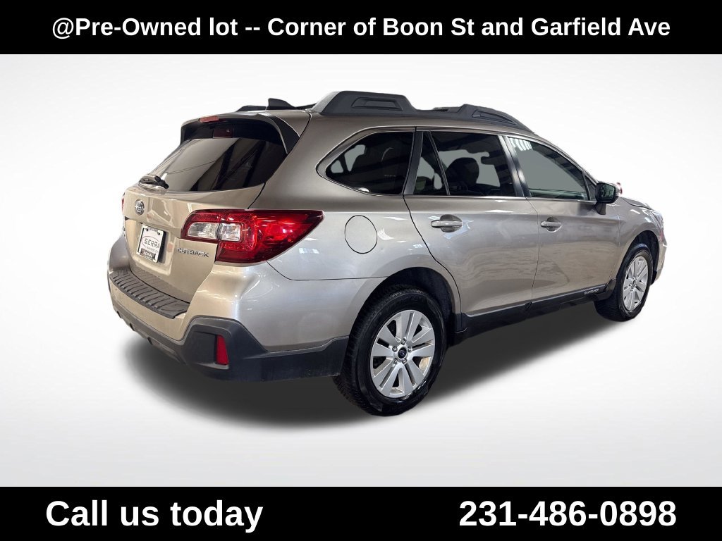 Used 2018 Gray Subaru 2.5i Premium image 5